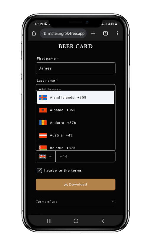 Screenshot of Regulars card download button with preview of digital loyalty card ready for Apple or Google Wallet